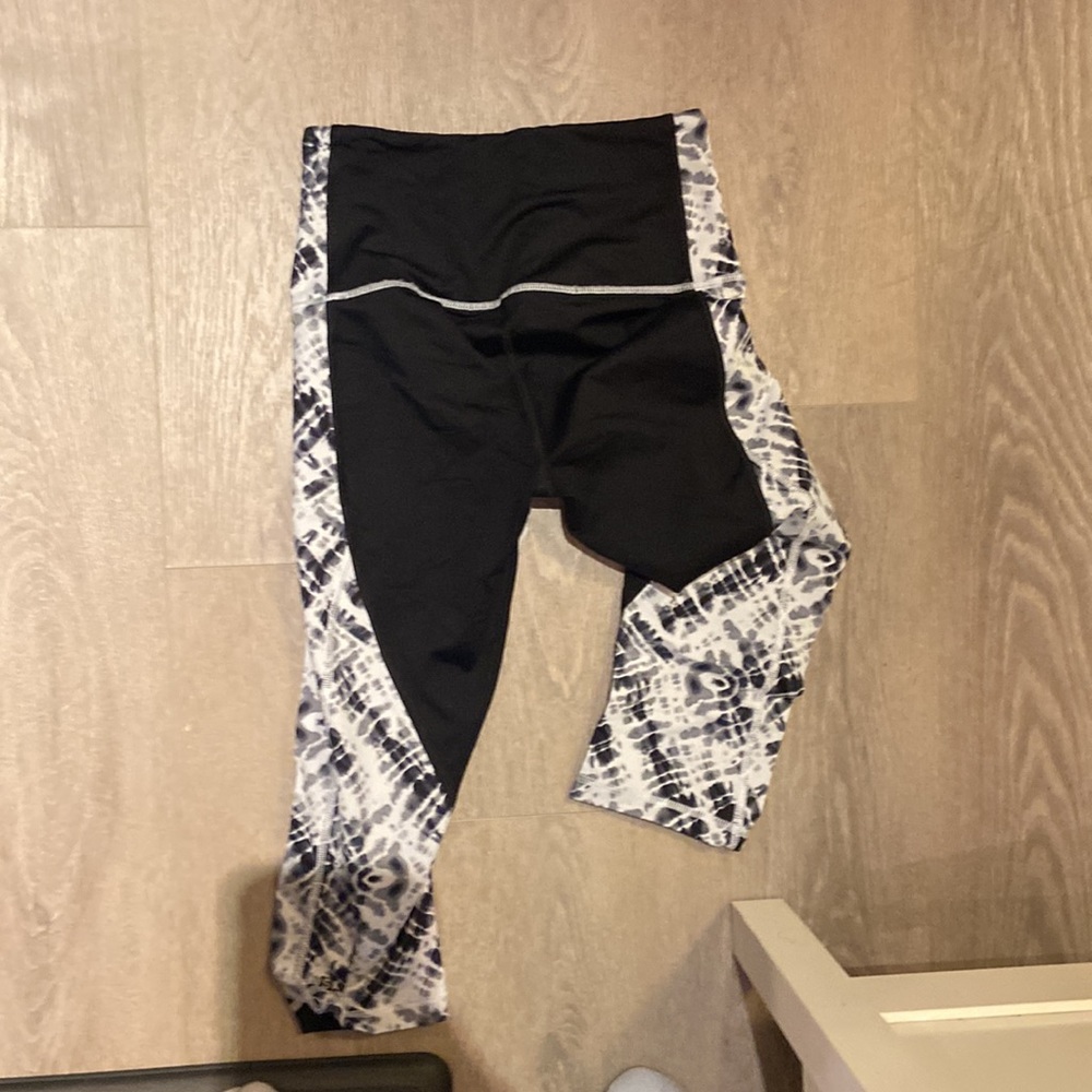Workout capris - Picture 2 of 3